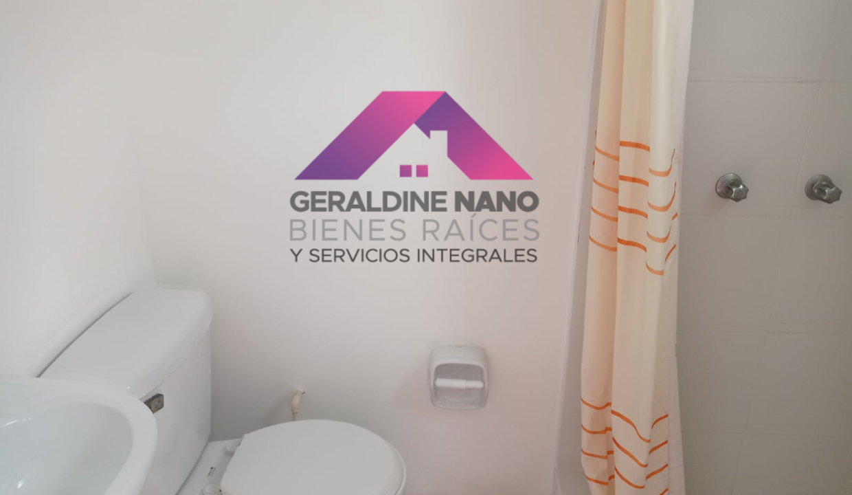 12 Baño de Servicio