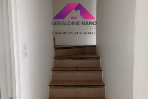 12 Escaleras al 2do. piso