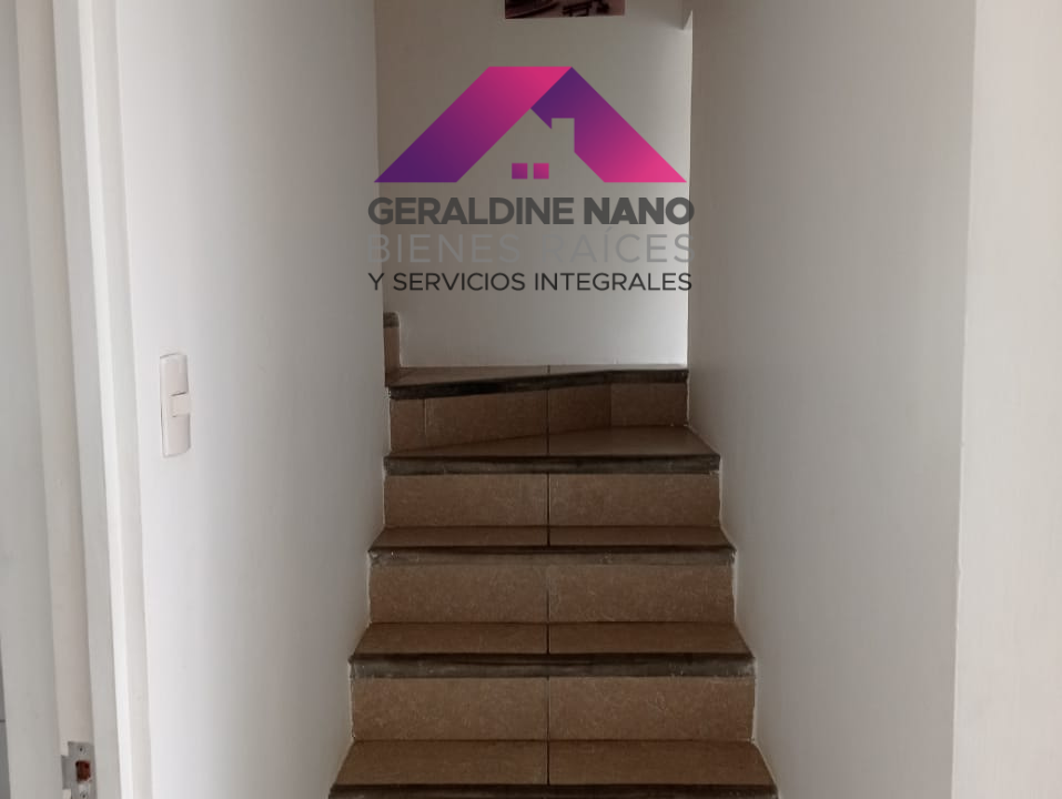 12 Escaleras al 2do. piso