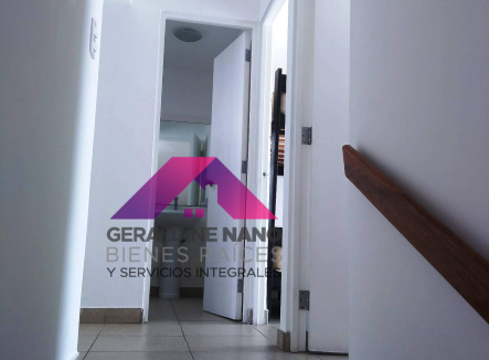 13 Escaleras al 2do. piso