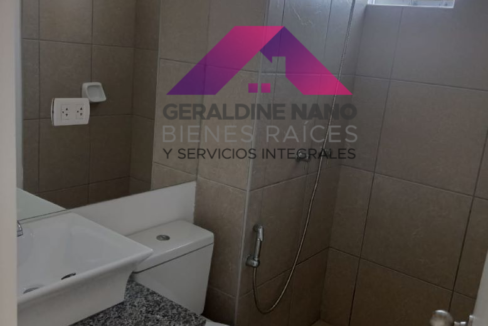 17 Baño Completo de Visita