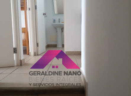 12 Escaleras y Hall 2do. piso