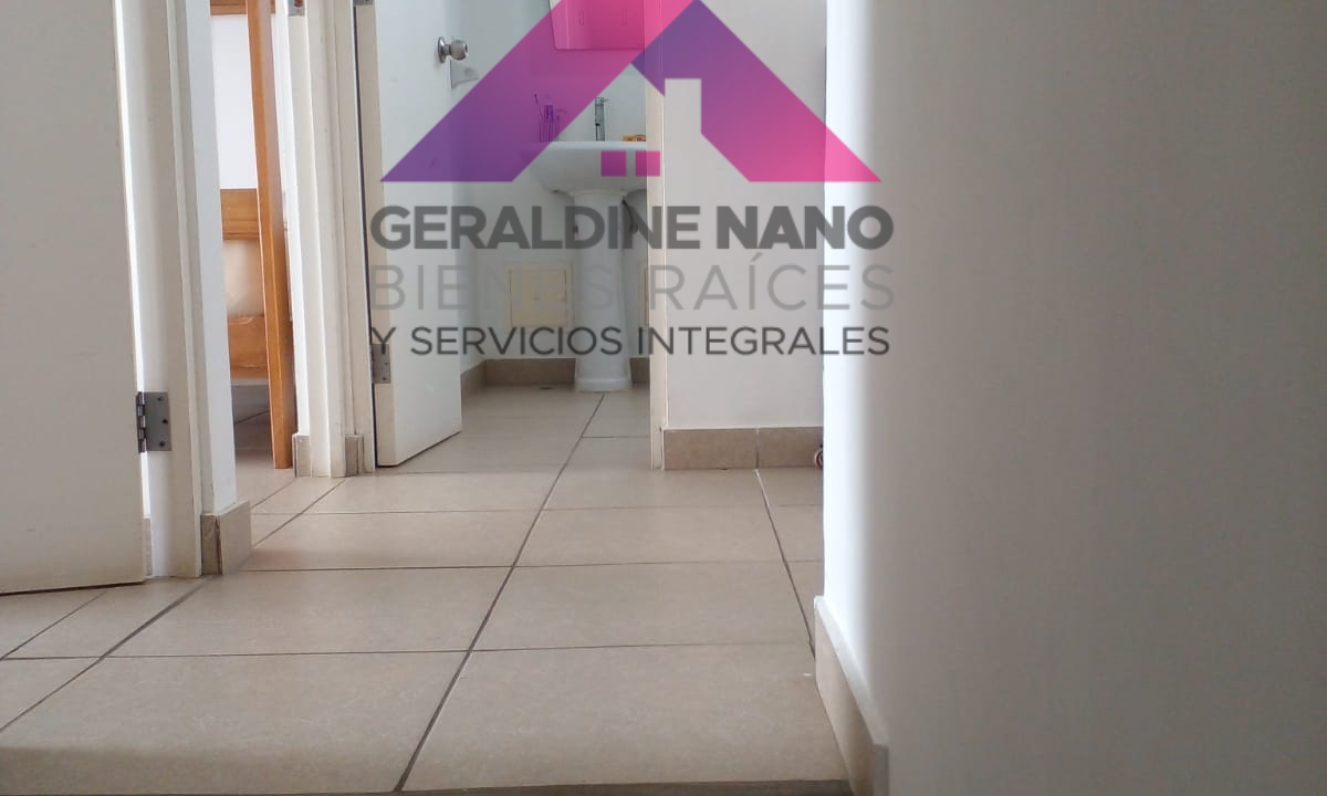 11 Escalera al hall 2do. piso