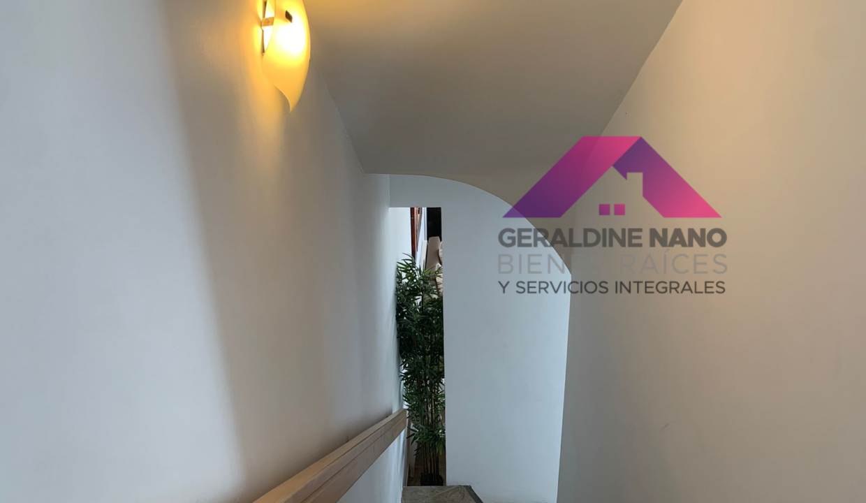 9 Escaleras al do. piso