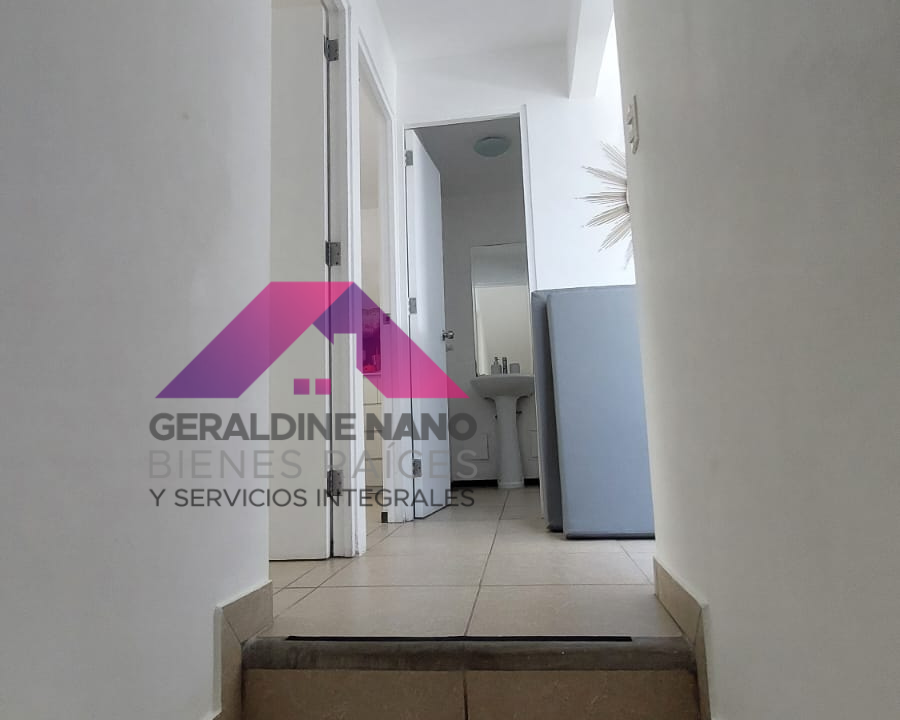 Escaleras al 2do. piso