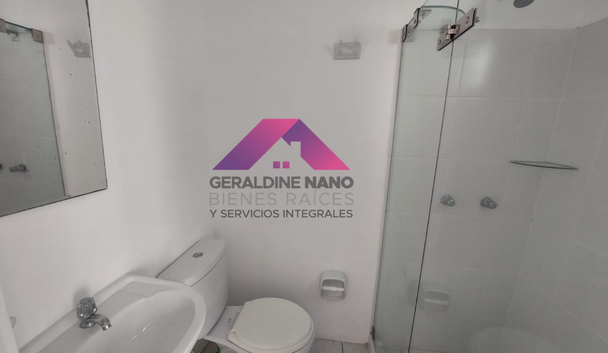 12 Baño de Servicio