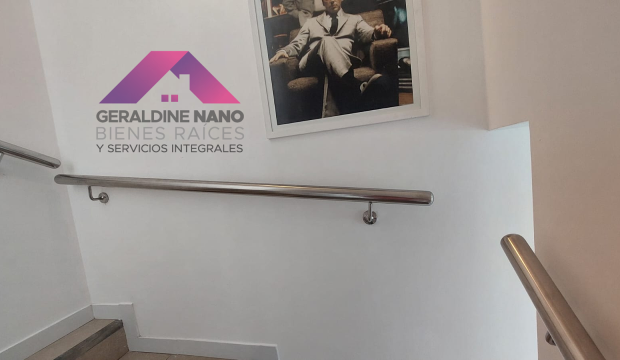 14 Escaleras al 2do. piso