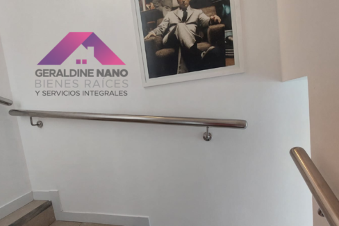 14 Escaleras al 2do. piso