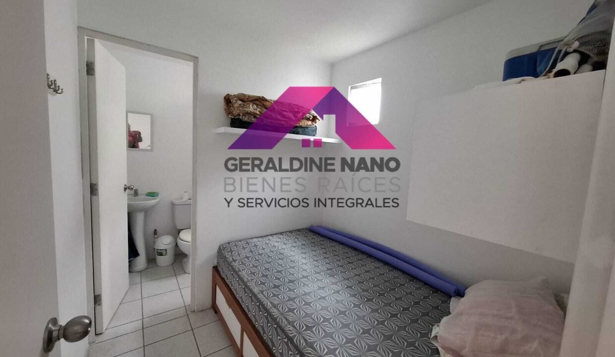 16 Cuarto y Baño Servicio