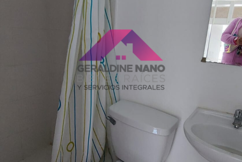 12 Baño de Servicio