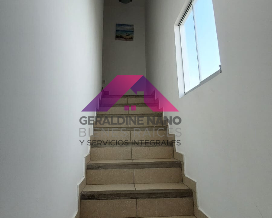 13 Escaleras al 2do piso