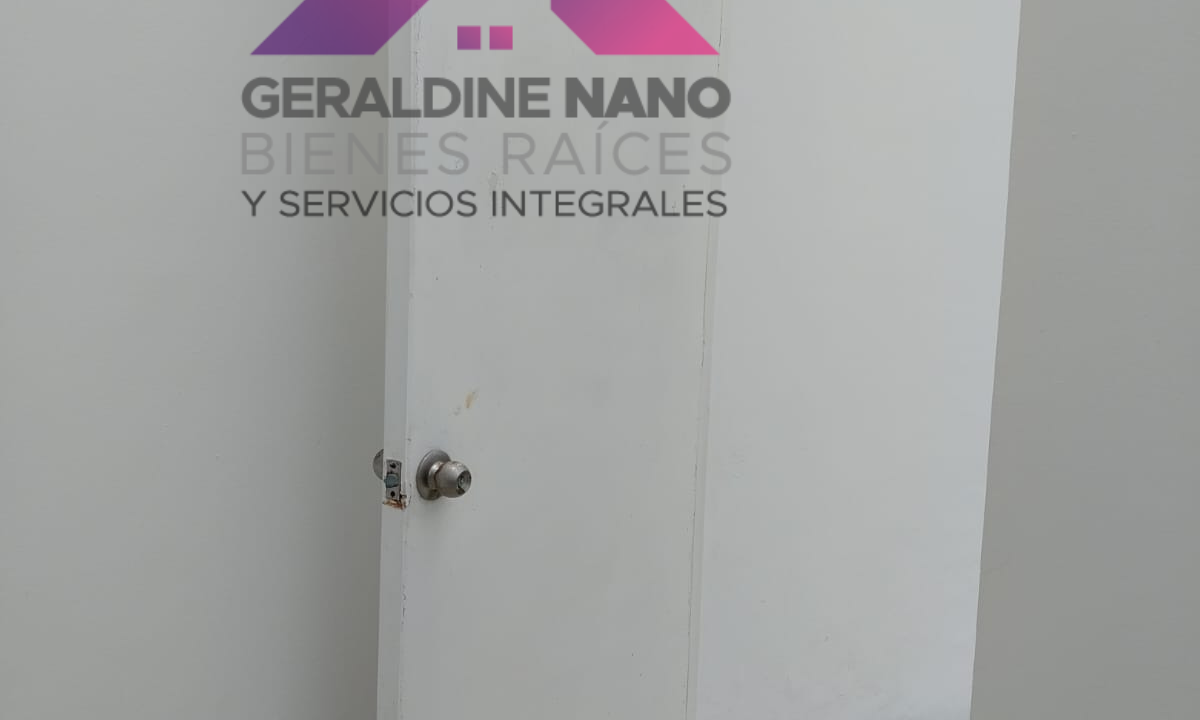 11 Puerta salida a estacionamientos