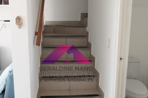17 Escaleras al 2do. piso