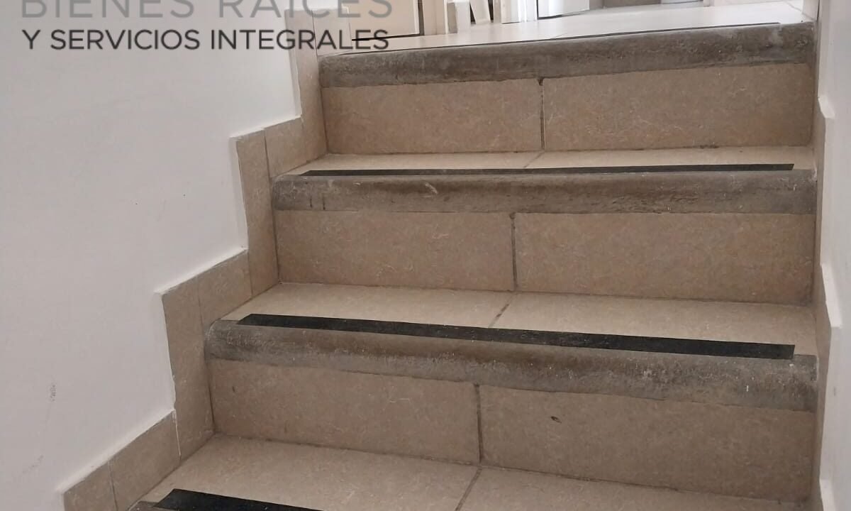 19 Escalera al 2do. piso 1 GN-2025-003ALQ