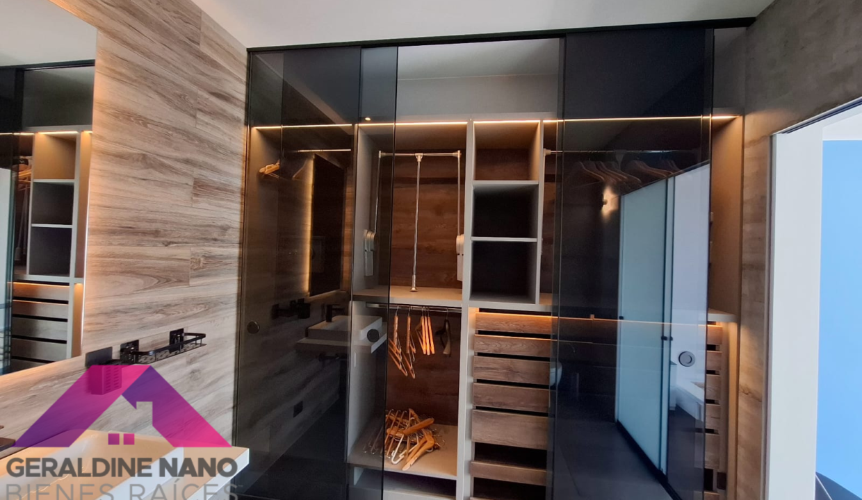 14 Baño Incorp. Dorm. Princ. Closet