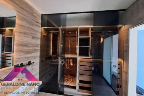 14 Baño Incorp. Dorm. Princ. Closet